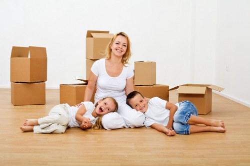 Local moving van helping with Edgware residential relocation